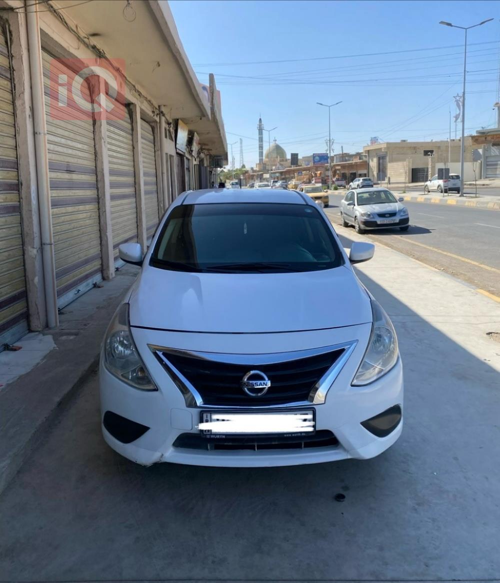 نيسان فيرسا